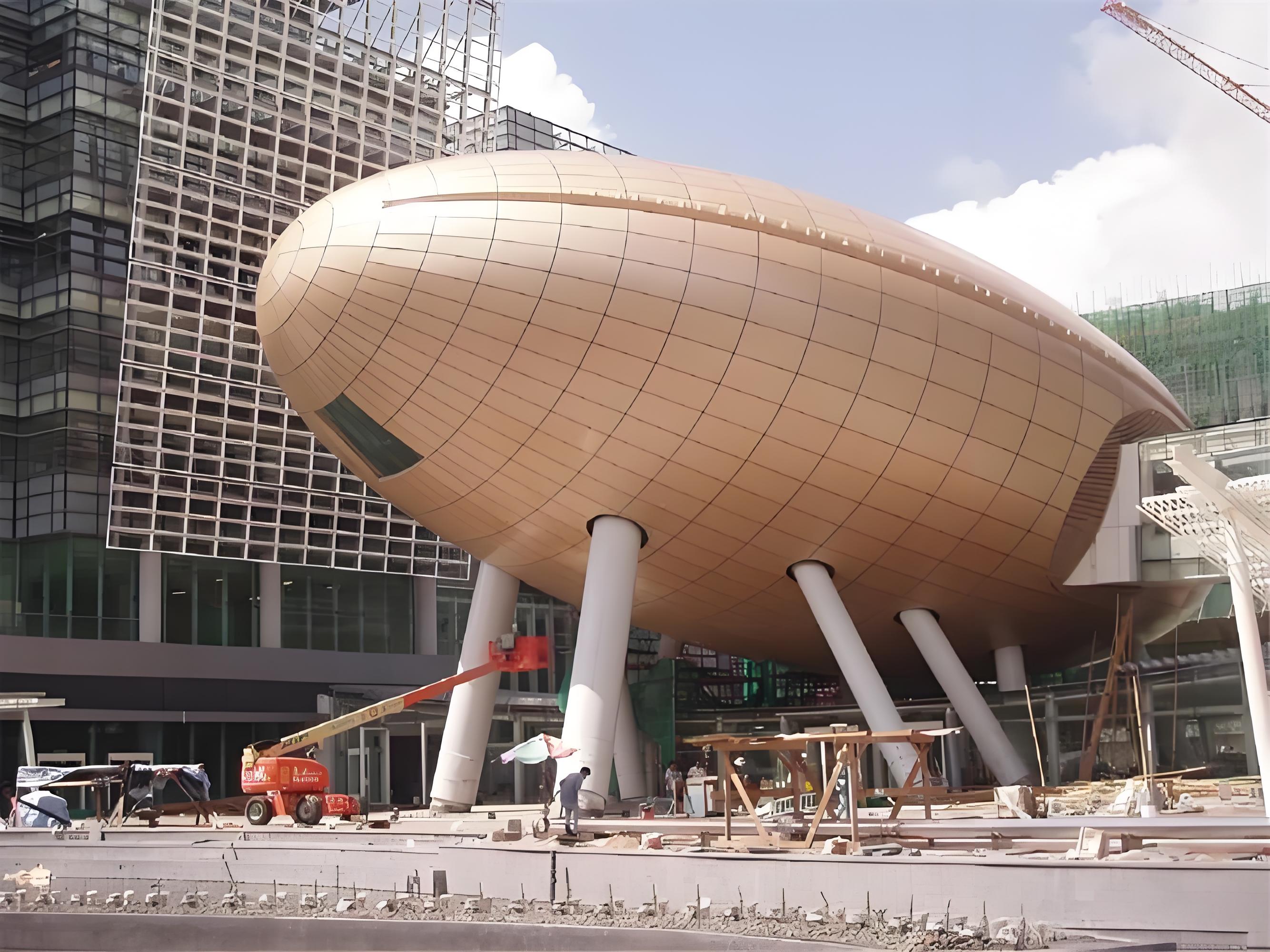 江苏中泰贸易中心双曲铝单板