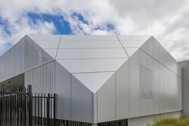 铝单板报价差距大？4月最新铝价高位下的报价真相